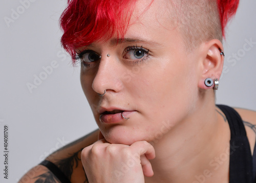 Sehr kurze haare rot