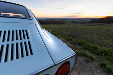 Classic Car im Sonnenuntergang