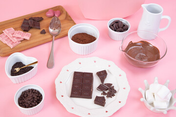 Obraz na płótnie Canvas バレンタイン　並べた手作りチョコレートの素材