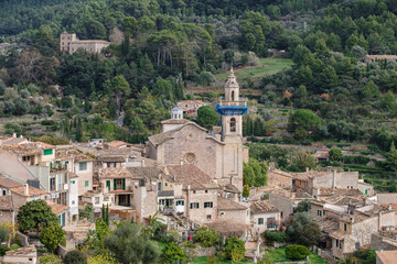 Obraz premium catholic church of Sant Bartomeu, 1235, gothic, Valldemossa, Mallorca, Balearic Islands, Spain