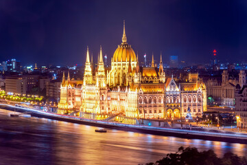 Fototapeta na wymiar Hungarian Parliament building at night, Budapest, Hungary