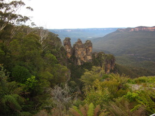 Fototapeta na wymiar Three sisters blue mountain near Sydney
