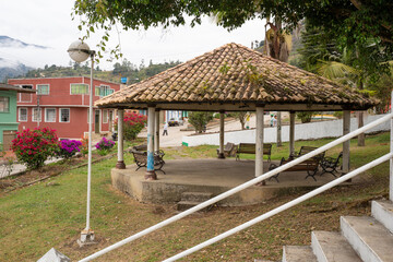 Fototapeta na wymiar Un kiosque au village de Chinavita, Boyacá, Colombie