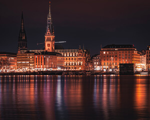 Fototapeta na wymiar Hamburg city by night near to Rathaus