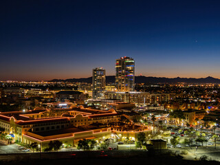 Fototapeta premium High angle view of the Tempe cityscape from A Mountain