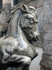 Fototapeta na wymiar 馬の彫像　日本　築地本願寺　