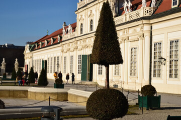 ベルヴェデーレ宮殿の手入れされた庭