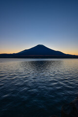 Naklejka na ściany i meble 山梨県の山中湖と富士山