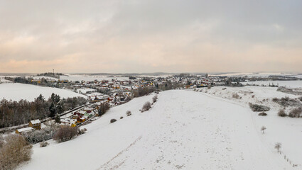 Fototapeta na wymiar Blick über Königerode im Winter