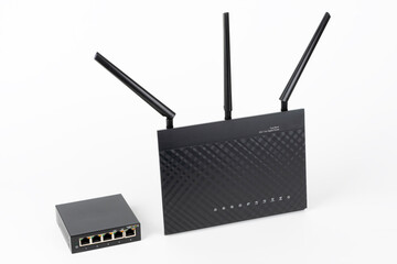 5-port gigabit desktop switch and dual-band gigabit Wi-Fi router. Components to create a fast computer network