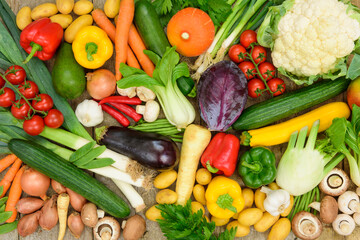 Gesundes Essen mit Obst und Gemüse