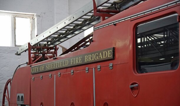 Dennis Fire Engine - city of sheffield fire brigade