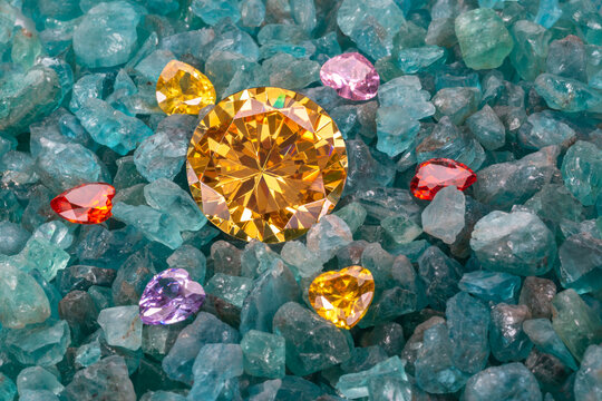 .The golden diamonds are surrounded by heart shaped diamonds.