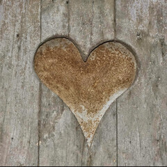 Obraz premium A grunge heart made of rusty iron
