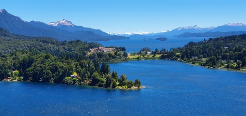 Obraz premium lake and mountains