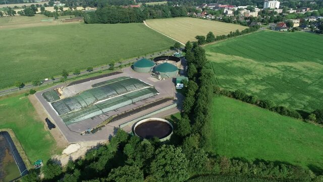 Biogasanlage aus der Luft Perspektive mit einer Drohne aufgenommen