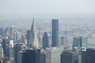 Fototapeta premium Vista panoramica de los edificios y rascacielos emblemáticos de Manhattan (Nueva York). Estados Unidos de America