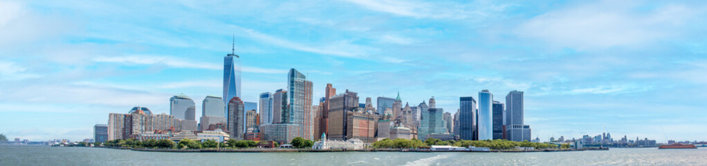 Fototapeta na wymiar Panoramic View Hudson River and New York City Skyline USA
