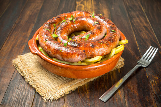 butifarra con patatas fritas