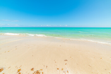 White sand and turquoise water in Miami Beach shoreline