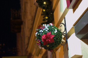 Fototapeta na wymiar Decorations on the night streets of the city
