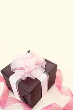 분홍색 리본 포장 선물, 발렌타인데이 이미지