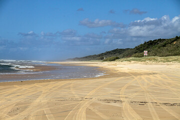 Offizieller Highway am Strand auf Fraser Island, Queensland, Australien