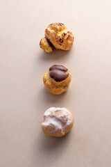 Minimal composition of little pastries
