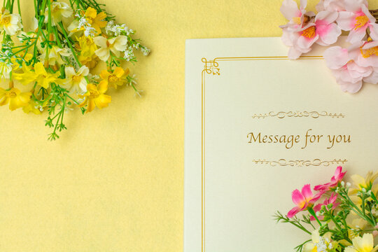 メッセージカードと桜と花