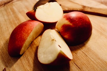 apple fruit on table apple slices