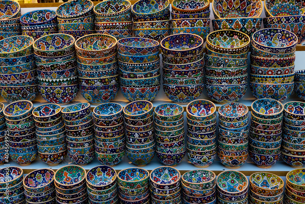 Wall mural Souvenir shop at Dubai Grand Souk. The traditional Arab style bazaar at Dubai Old Souq, United Arab Emirates.