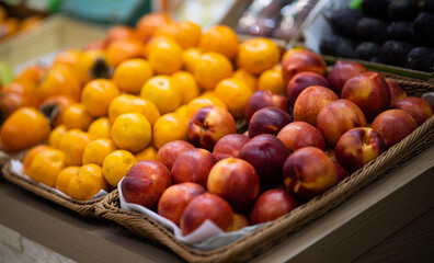 FRESH VEGETABLE AND FRUIT MIX OF ALL GREEN 