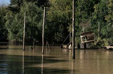 Parana´s delta photo. broken ship