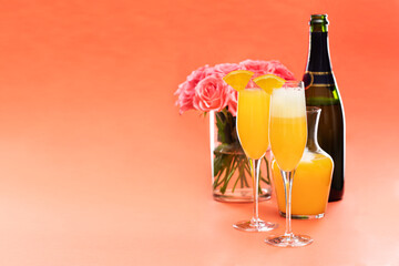 Mimosa cocktail and roses - 404602120