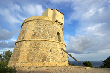 Obraz premium Torre des Campanitx ( Torre d´en Valls),(s.XVIII). Punta de Sa Torre.Es Pou des Lleo.Ibiza.Islas Pitiusas.Baleares.España.