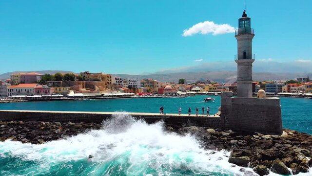 The distance when the waves hit the rocks at the lighthouse in Chania