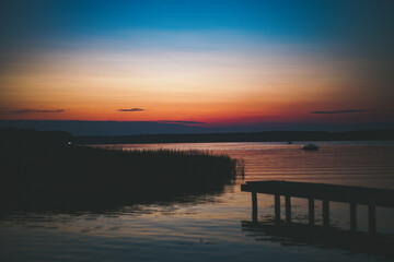 Zachód słońca nad jeziorem Necko