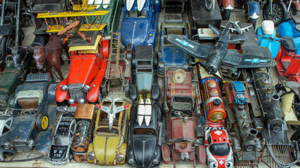 Vintage toys at a local flea market - obrazy, fototapety, plakaty