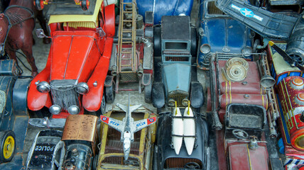 Vintage toys at a local flea market - obrazy, fototapety, plakaty