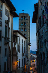 イタリア　アレッツォのサンタ・マリア・デッラ・ピエーヴェ教会の鐘塔
