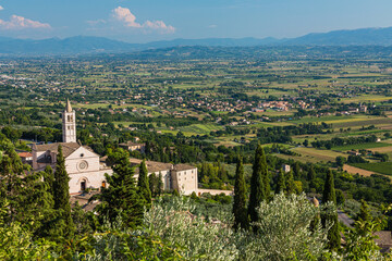 イタリア　アッシジのサンタ・キアラ聖堂
