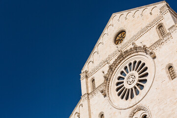 イタリア　バーリ大聖堂のファサード
