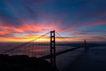 Fototapeta na wymiar golden gate bridge sunrise