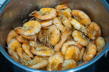 Chinese home cooking - braised prawn with sweet sauce