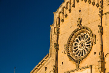 Fototapeta na wymiar イタリア　マテーラ大聖堂のバラ窓 
