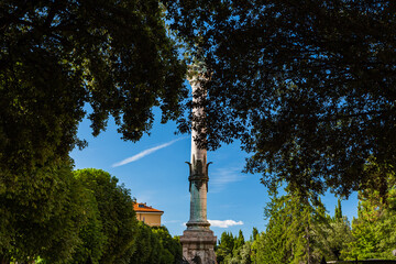 イタリア　ペルージャのフロントーネ庭園
