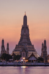 Fototapeta premium Wat Arun temple in Bangkok 