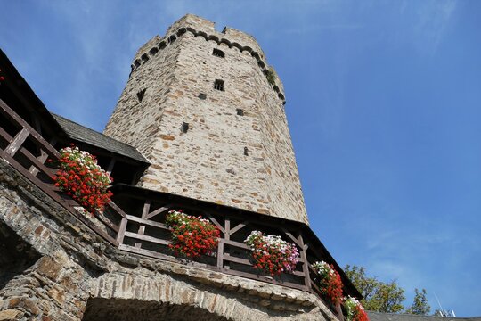 Hexenturm mit altem Wehrgang in Lahnstein am Rhein