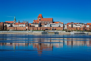 Fototapeta na wymiar Panorama of the old town of Torun, Poland