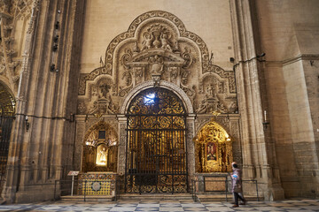 Obraz premium Seville, Andalusia, Spain, Europe. Interior of the Seville Catheral and La Giralda, UNESCO World Heritage Site.
